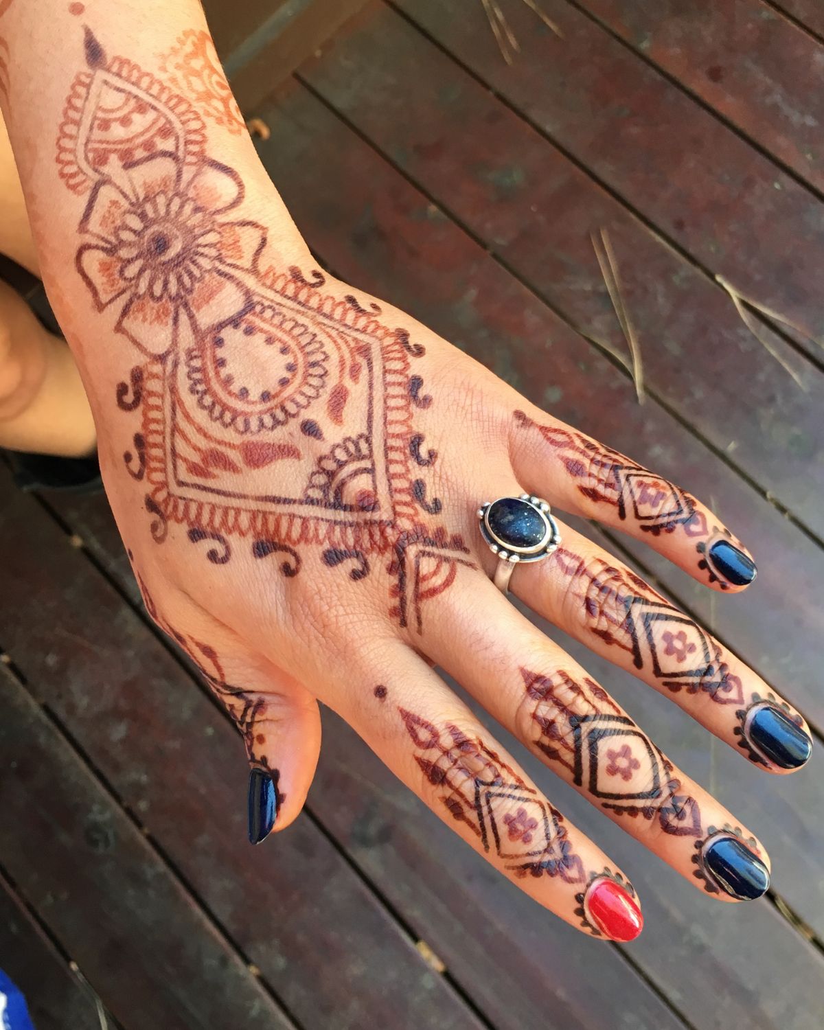 Dark Brown Inai/Henna Sahara, Beauty & Personal Care, Hands & Nails on  Carousell